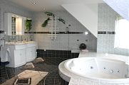 Vergrößern / Details: Badezimmer